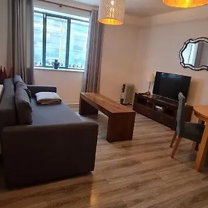 https://downtown-trinity-two-bedroom-apartment.dublin-hotelsweb.com